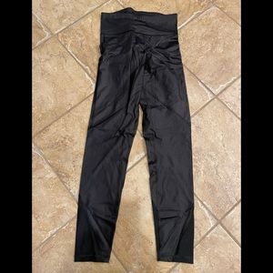 Sweaty Betty shine tight with mesh. Black. Small.